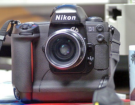 Kamera Nikon D1 tahun 1999